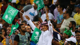 В Саудовской Аравии вратаря подстригли во время футбольного матча