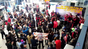 Фанаты встретили овациями футболистов "Актобе" в аэропорту после победы над "Тоболом"