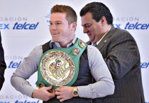 Сауль Альварес и Маурисио Сулейман. Фото с сайта boxingnews24.com