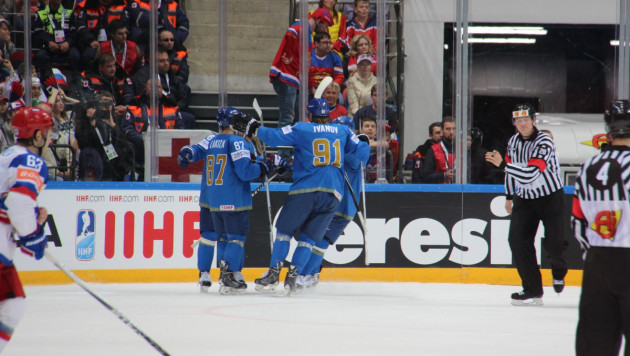 Хоккеисты сборных Казахстана и России забросили шесть шайб на двоих в первом периоде