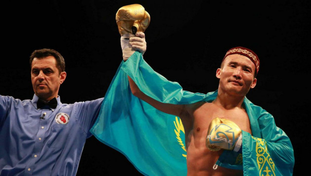 Канат Ислам нокаутировал колумбийского боксера в шестом раунде