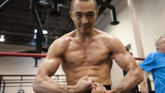 Шуменов стал первым чемпионом мира из Казахстана в двух весовых категориях