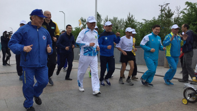 Серик Сапиев и Иван Дычко приняли участие в Олимпийском дне в Астане