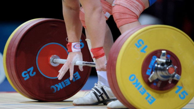 МОК уведомил IWF о 20 положительных допинг-пробах у тяжелоатлетов на Играх-2008 и ОИ-2012