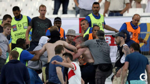 Как российские болельщики атаковали сектор с английскими фанатами после матча 