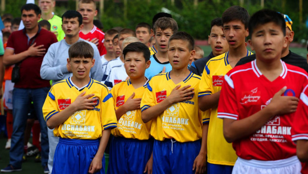 Юные футболисты из детских домов начали борьбу за встречу с Гризманном и Торресом