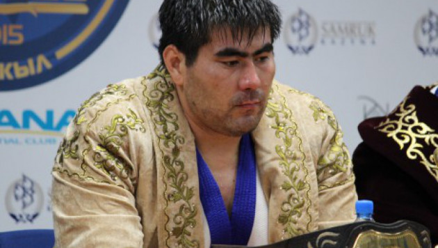 Двукратный чемпион "Казахстан Барысы" Ыстыбаев стартовал с победы в Астане