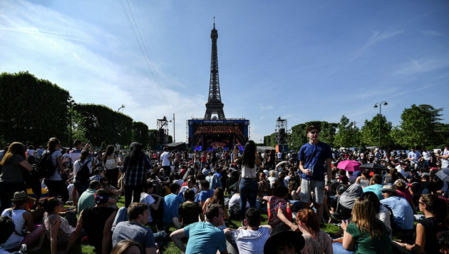 Полуфинал Евро-2016 Франция - Германия у Эйфелевой башни посмотрели 90 тысяч человек