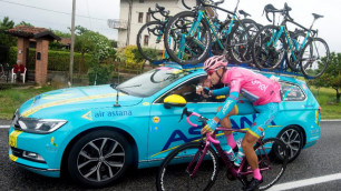 Бывший велогонщик "Астаны" сломал ключицу после падения в групповой гонке в Рио-2016