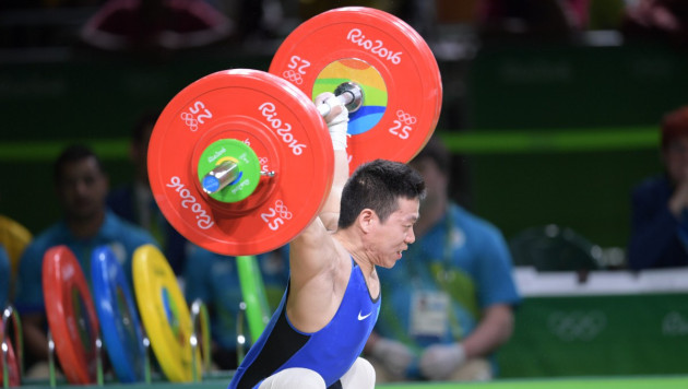 Казахстанский штангист Арли Чонтей остановился в шаге от медали на Олимпиаде