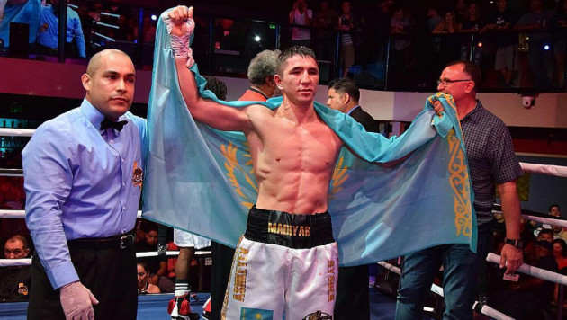 Казахстанский боксер Ашкеев одержал пятую победу на профи-ринге