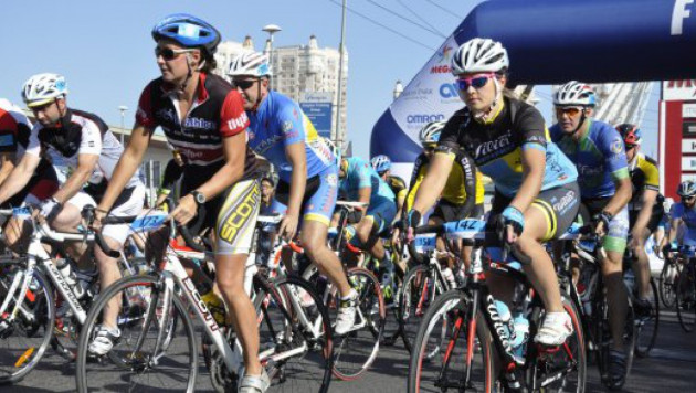 На старт велогонки Tour Of World Class Almaty 2016 вышло около 600 человек