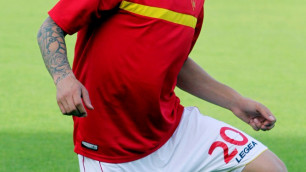 Защитник сборной Черногории из-за перелома руки пропустит матч с Казахстаном