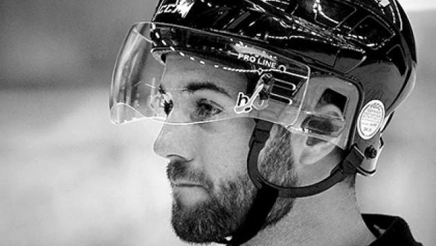 Чешский хоккейный арбитр умер после попадания шайбы в голову
