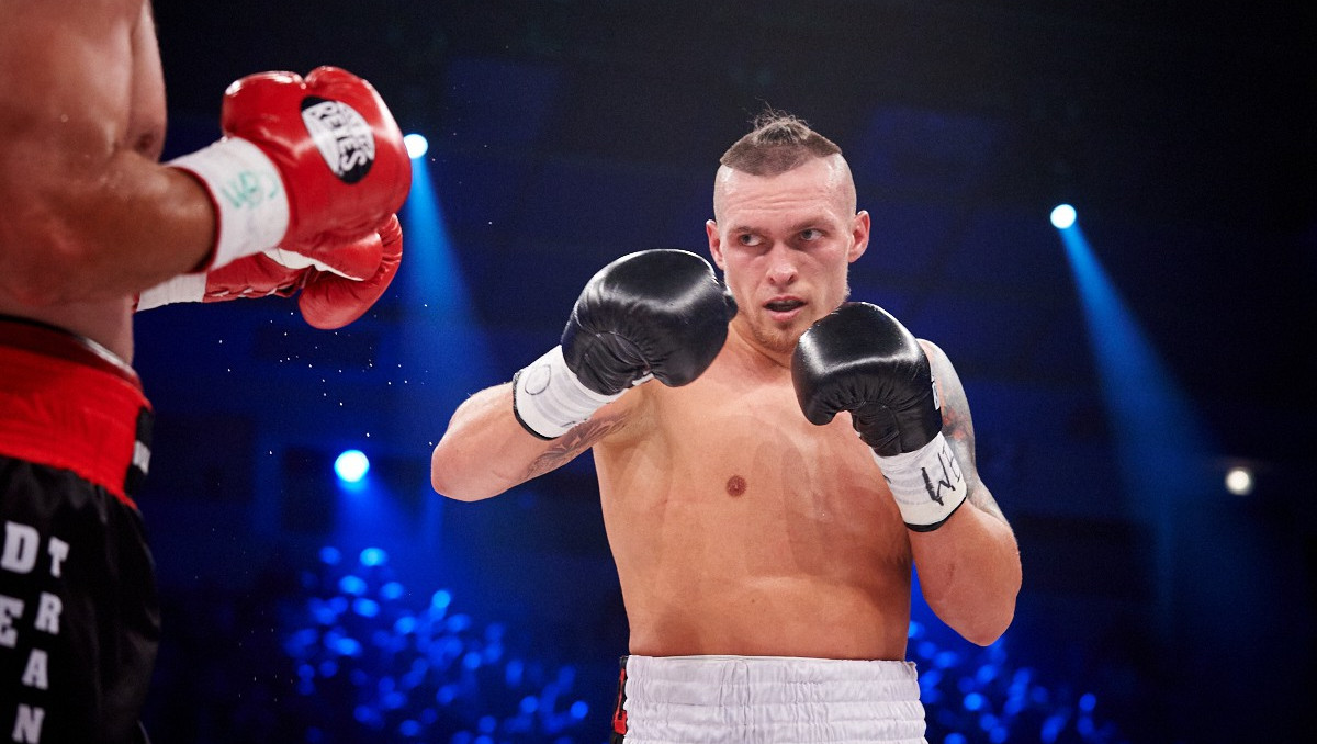 Александр Усик завоевал чемпионский пояс WBO