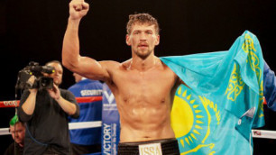Иса Акбербаев нокаутировал соперника в первом раунде и защитил титул чемпиона мира