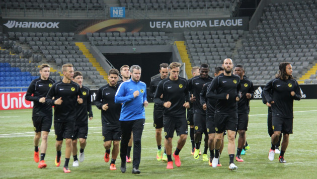 Футболисты "Янг Бойза" опробовали газон "Астана Арены" перед матчем Лиги Европы