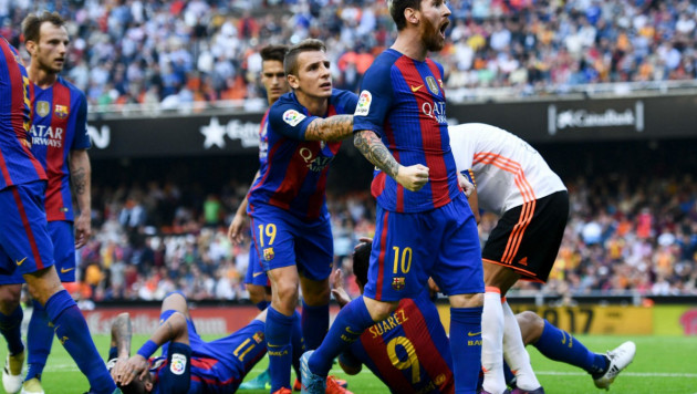 Федерация футбола Испании раскритиковала игроков "Барселоны" за симуляцию