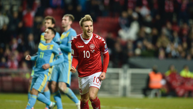 Видео красивого гола Суюмбаева и других интересных моментов матча Дания - Казахстан