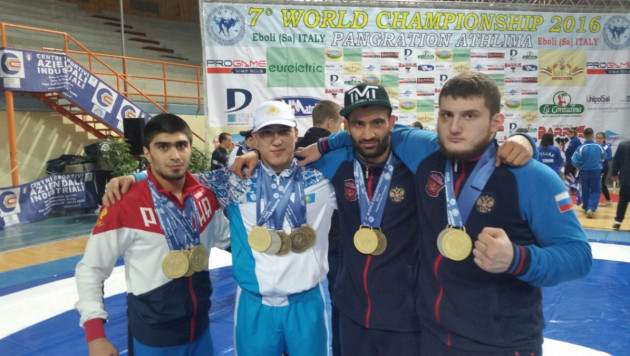 Казахстанский боец триумфально выступил на чемпионате мира по панкратиону