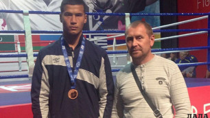 Казахстанец Дауренулы стартовал с победы нокаутом на ЧМ по боксу в Санкт-Петербурге