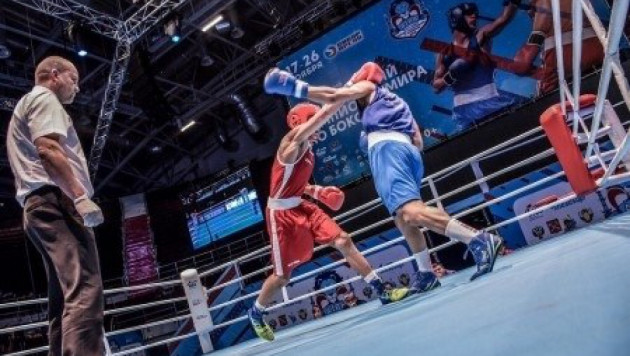 Казахстанский боксер нокаутировал соперника на второй минуте боя на ЧМ в Санкт-Петербурге