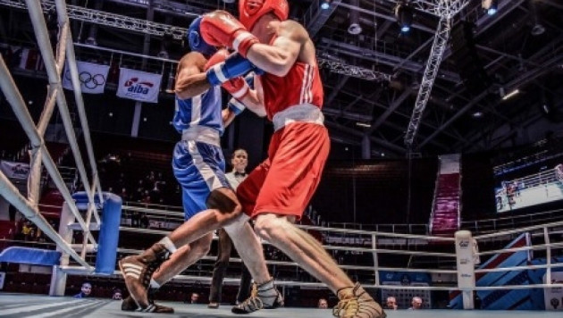 Казахстанский боксер нокаутировал второго подряд соперника на ЧМ в Санкт-Петербурге