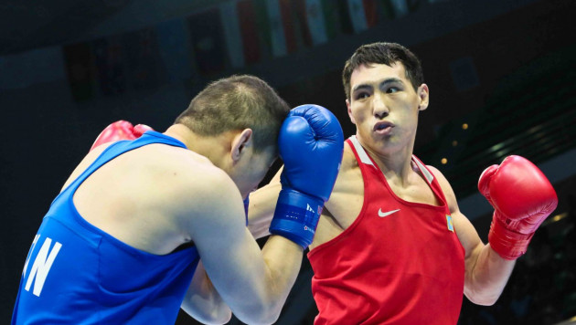 Жанибек Алимханулы трижды отправил соперника в нокдаун и вышел в полуфинал чемпионата Казахстана