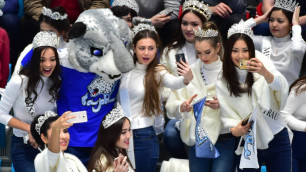 Финалистки "Мисс Казахстан" поддержали "Барыс" в матче с "Адмиралом"