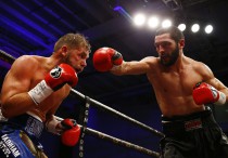 Артур Акавов (справа) и Билли Джо Сондерс. Фото fightnews.com