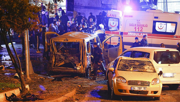 Минимум 13 человек погибли в результате взрыва у стадиона "Бешикташа" в Стамбуле
