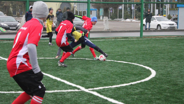В Алматы состоялся первый республиканский турнир по мини-футболу среди авиаторов