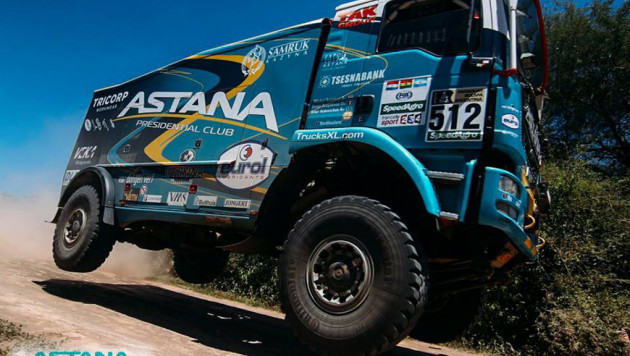 Оба экипажа Astana Motorsports успешно справились с седьмым этапом "Дакара" без связи с командой 