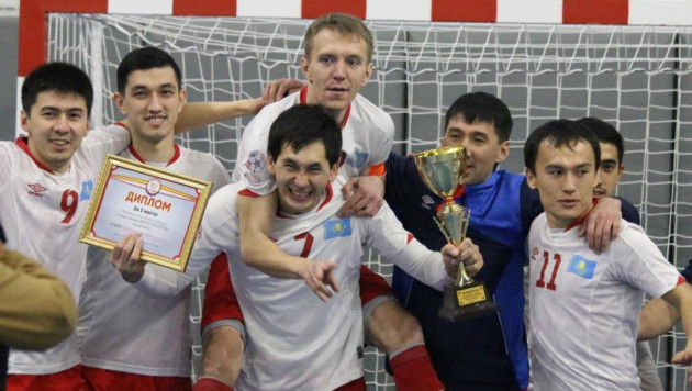 Команда аэропорта Алматы стала победителем международного турнира по футзалу в Бишкеке