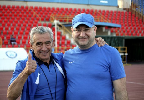 Александр Гайдуков (справа). Фото пресс-службы "Иртыша"