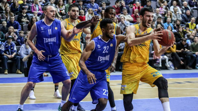 Баскетболисты "Астаны" победили "Цмоки-Минск" и прервали серию из пяти поражений