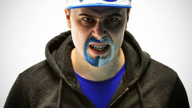 Пресс-атташе "Барыса" выкрасил бороду в синий цвет в честь победы команды над "Трактором"