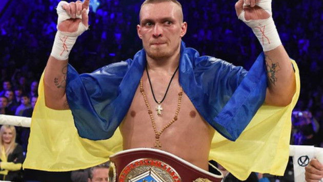 Александр Усик одержал победу над непобежденным американским боксером