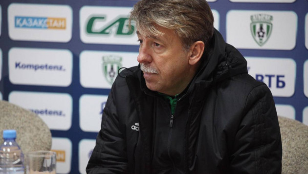 В чемпионате Казахстана по футболу случилась первая тренерская отставка