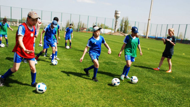 Казахстанские дети с ДЦП смогут бесплатно заниматься футболом