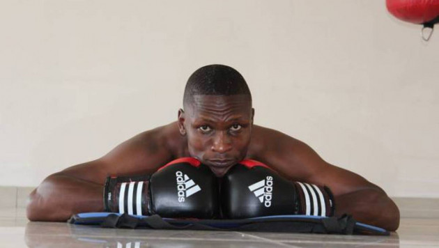 Боксер из Ботсваны умер в больнице после поражения нокаутом