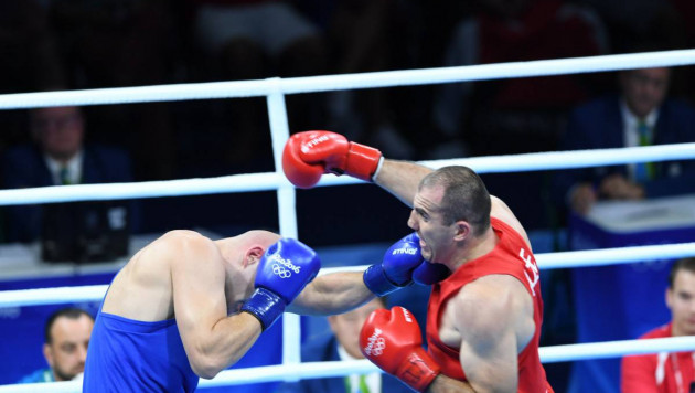 Казахский боксер хорошо двигался во время нашего боя - азербайджанец Меджидов