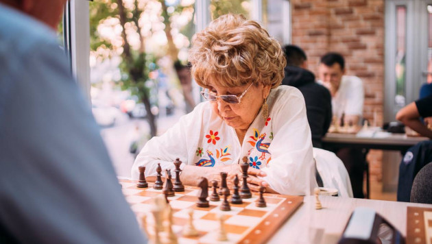 Первый в Казахстане профессиональный шахматный зал открылся в Алматы 