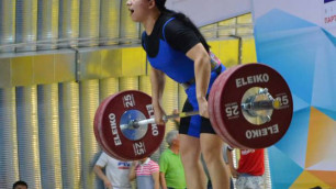 В 13 лет я пришла в тяжелую атлетику, в 14 стала мастером спорта, а в 17 "международником" - Анжела Чалкарова