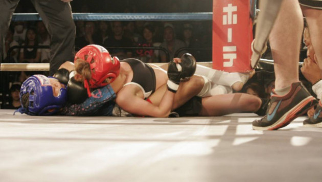 12-летняя девочка одержала победу над 24-летней соперницей в поединке MMA