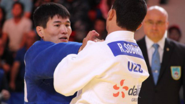 Казахстанец Жумаканов проиграл призеру Олимпиады и стал серебряным медалистом ЧА-2017