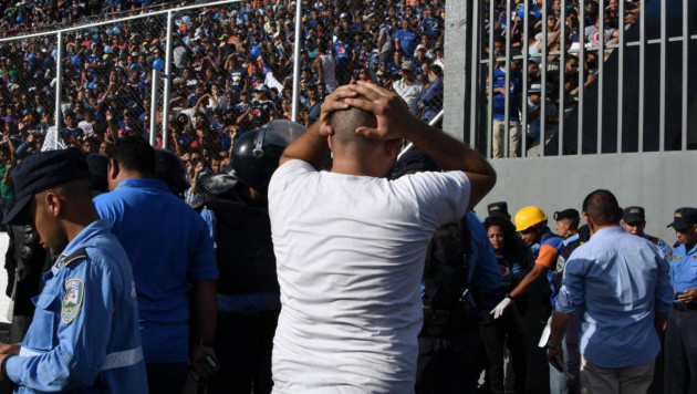 Четыре человека погибли в давке перед футбольным матчем в Гондурасе