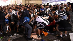Взрывы петард вызвали панику и давку среди фанатов "Ювентуса" в фан-зоне Лиги чемпионов в Турине