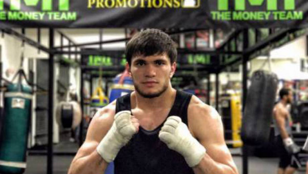 Непобежденный казахстанский боксер анонсировал свой дебютный бой в США за титул WBC