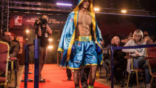 Казахстанец Аманкул состязается за звание "Лучшего боксера полуфинала WSB" с обидчиком Ниязымбетова